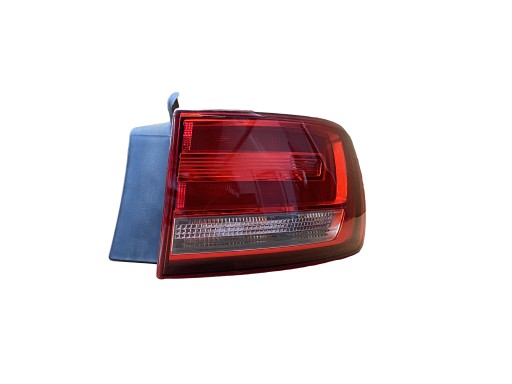 AUDI A4 8W B9 KOMBI Licht rechts heck 8W9945070