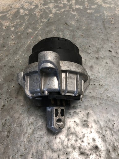 holder engine mount BMW F10 F11 LCI LIFT 6868302