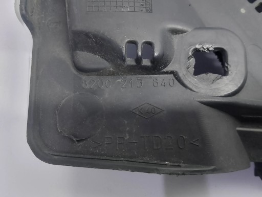 Renault Modus 2010 pod oknom 8200213840