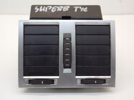 РЕШЕТКА ЗАДНЕГО ОКНА 3U0819203E SKODA SUPERB И