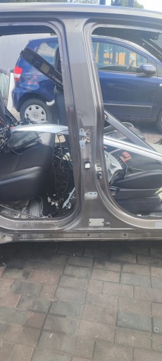 CITROEN C4 AIRCROSS 12-16 ЦЕНТРАЛЬНАЯ ПРАВАЯ СТОЙКА + ПОРОГ C06