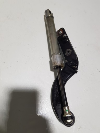 A1647400018 - MERCEDES W164 164 мл шарнір заслінки приводи