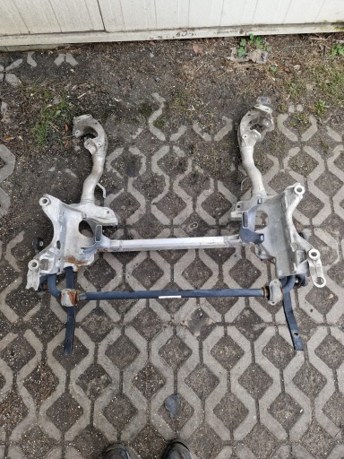 Передняя тележка/салазки Audi A4 b8