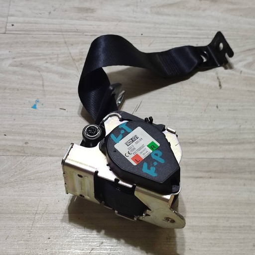 rear tension belt safety rear part side left Jaguar F-Pace 00000900H