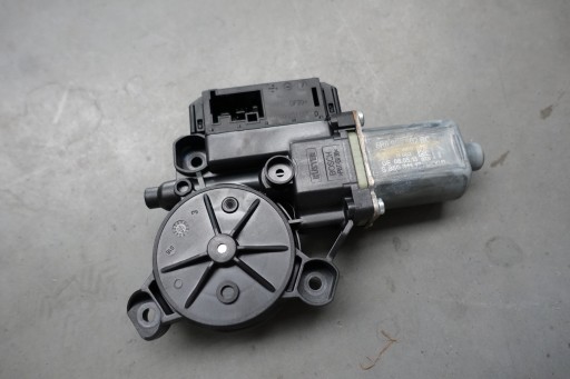 6R0959802BC - Двигун vw beetle 5c моторчик правого склопідйомника