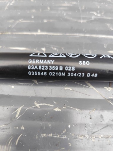 AUDI Q3 II 83A damper telescope bonnets 83A823359B