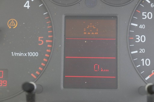 AUDI A3 8L műszeróra műszeróra PREDKOSCIOMIERZ DIESEL 8L0920931E EUROPA