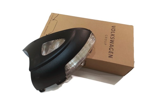 5N099101C - Указатель поворота зеркала VW Tiguan Sharan Alhambra