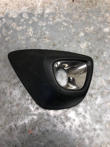 grid fog lights right front RENAULT TRAFIC III 261A20443R