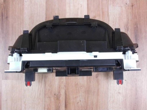 Mazda 2 KB Toyota Yaris IV 2022 1.5 HYBRID dials 83800F5M21 MB257650-6110