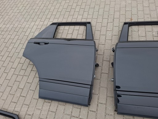 dvere zadok pravý zadné pravé kompletné RANGE ROVER VOGUE L405 lak 820