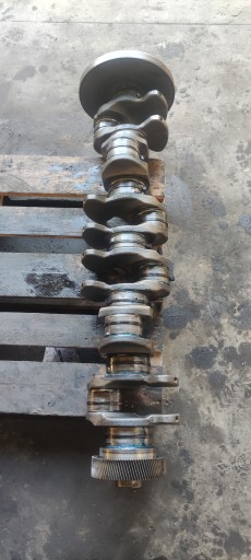 Коленчатый вал двигателя scania r 1743584 евро 5