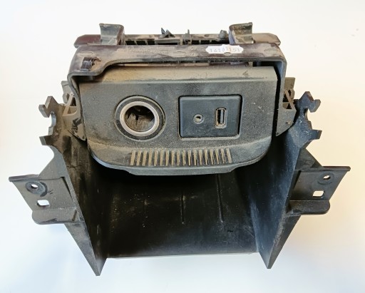 passenger compartment adapter ZAPALNICZKI USB OPEL ZAFIRA C 13293521
