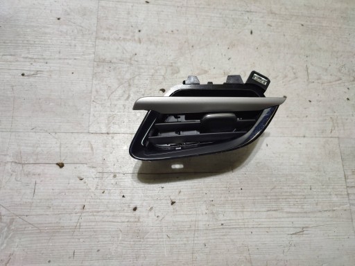 Opel Corsa F 2022 right side grid air conditioning devices side