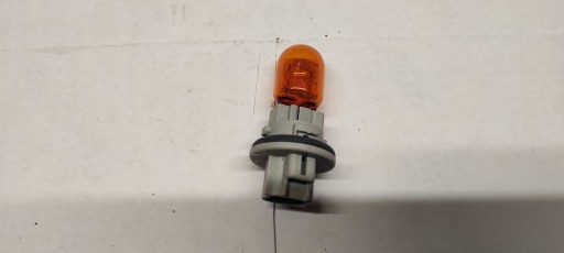 90069-81116 - ДЕРЖАТЕЛЬ ЛАМПЫ УКАЗАТЕЛЯ ПОВОРОТА AURIS II LIFT 15-19