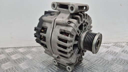Mercedes C300 W204 3.5 Alternator A0009063622 276.957