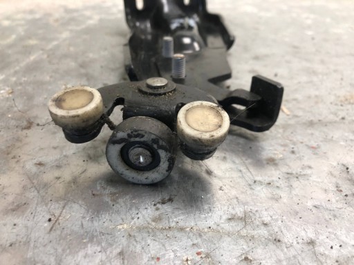 roll PROWADNICA door right rear part VW SHARAN 7N0843398D