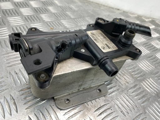 BMW 320i F30 F35 F31 520i F10 N20 2.0 Kühler oil 763858201