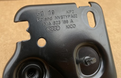 towing RYGIEL bonnets AUDI Q3 LIFT 81A823186A right original as new