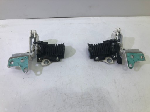 A2387501500 A2387501600 - MERCEDES W238 петлі задніх дверей в зборі