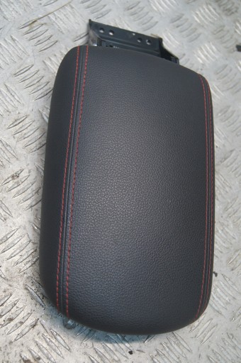 Hyundai I30 N 2.0 T Подлокотник