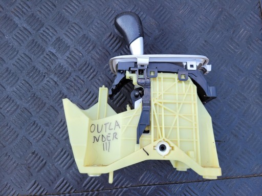 gear lever trim of the gear AUTOMAT MITSUBISHI OUTLANDER 3 III 2.2 DI-D