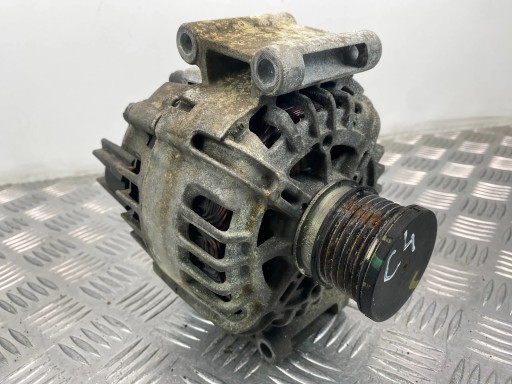 MERCEDES W204 C180 alternator A0009067902