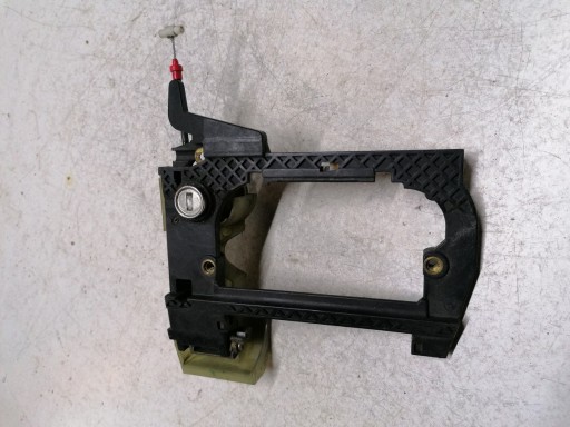 ВСТАВКА ДВЕРНОГО ЗАМКА ПЕРЕДНЯ ЛІВА BMW E39