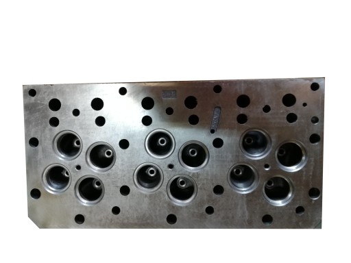 Головка двигателя DAF 95XF XF 85CF EURO 3 1671514