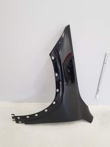 Mercedes eqb x243 21- крыло переднее левое