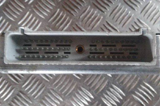 Компьютер двигателя ford escort hatchback 95ab12a650tb 1.6л бензин 1996г.