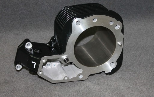 7710395 - BMW K21 K33 R NINE T K25 R1200GS K26 цилиндр левый