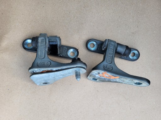 hinge door right front 2 SZT. GORA DOL MERCEDES C-KL W203 ISE0511 OE