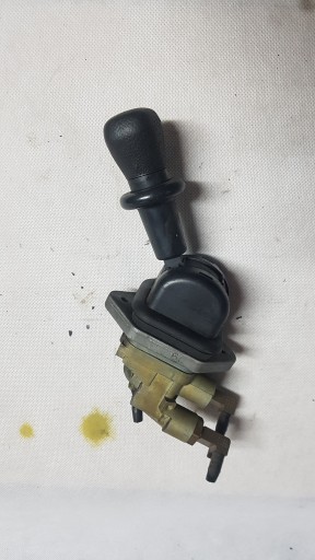 ВАЖІЛЬ КЛАПАНА РУЧНОГО ГАЛЬМА DAF XF 95