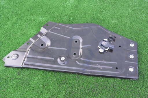 56054084AA A1668210351 - Підсилення передніх правих дверей для quattroporte ghibli