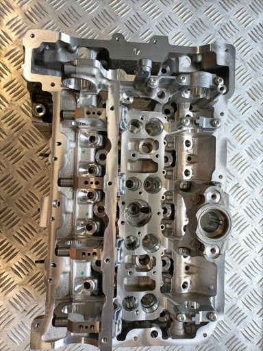 X1 28i - Нова оригінальна головка oem bmw n20b20a, n26