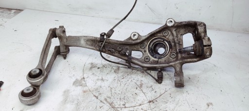 Поворотный кулак передний правый audi a4 b9 a5 q5 8w0407560