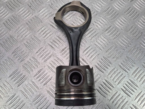 piston with connecting rod Mercedes E350 CDI W212 8370B OM642.852
