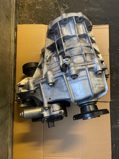 AB39-7A195-BF - FORD RANGER IV 3.2 МІСТ РЕДУКТОРА КОРОБКИ ПЕРЕДАЧ