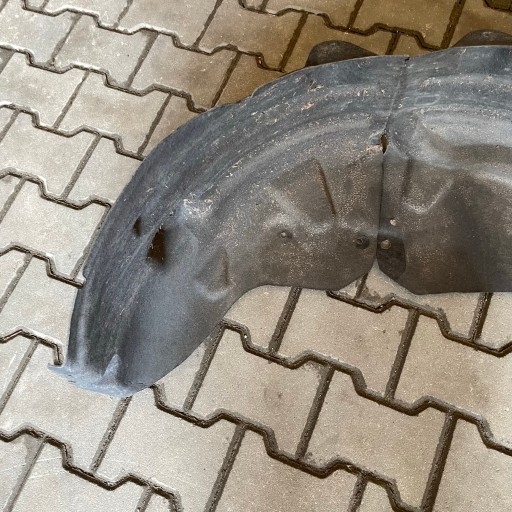 RENAULT MEGANE IV HATCHBACK MUDGUARD REAR. RIGHT