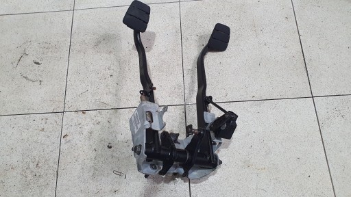 1435680 1729789 - Педаль Гальма Зчеплення Scania R