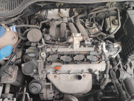 OCTAVIA II GOLF V TOURAN and A3 8P complete engine 1.6 FSI BLF 115KM W AUCIE