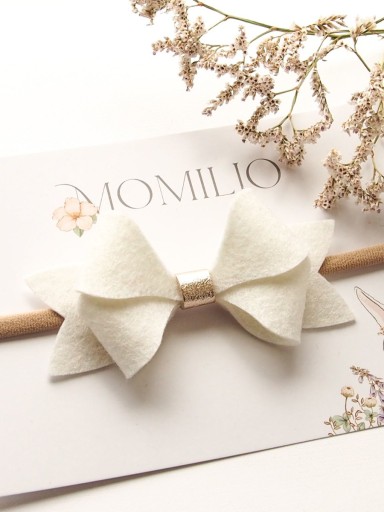 Біла пов'язка на хрещення з бантом у формі метелика