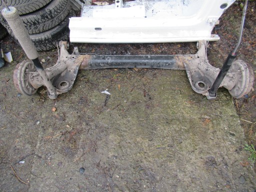 45 - Сидіння mii вісь задня балка задня 2013р