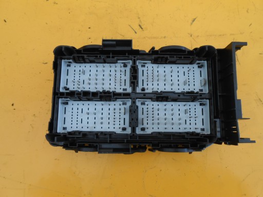 OE2025-Automonster - Chevrolet malibu 2022 1.5i блок предохранителей