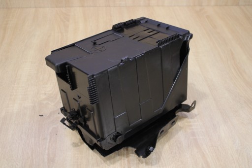 9663615380 - КОРПУС АККУМУЛЯТОРА PEUGEOT 5008 И