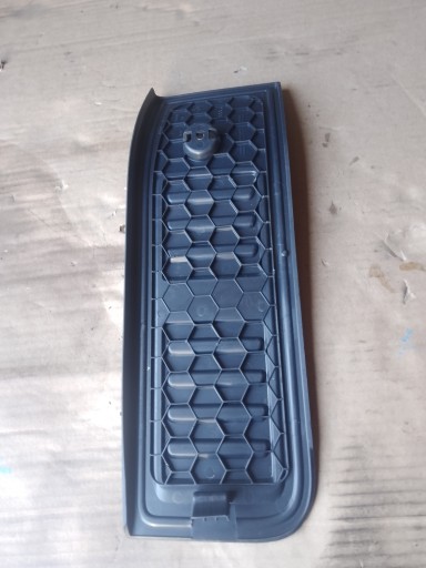 Podstopnica Podnozek AUDI A6 C8 4K1864777B