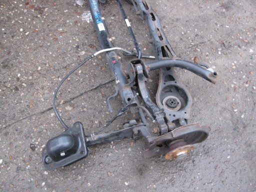 AUDI A3 8P 2007R. SPORTBACK LIFT träger achse Achsträger heck