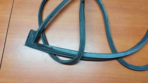gasket door left left front front TOYOTA COROLLA VERSO 04