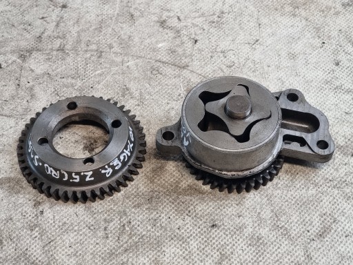 Ölpumpe 2112F + Reifen Rad POMPY 2102F CHRYSLER GRAND VOYAGER IV 2.5 CRD 01r